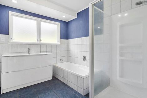 Photo of property in 64 Ayton Drive, Totara Vale, Auckland, 0629