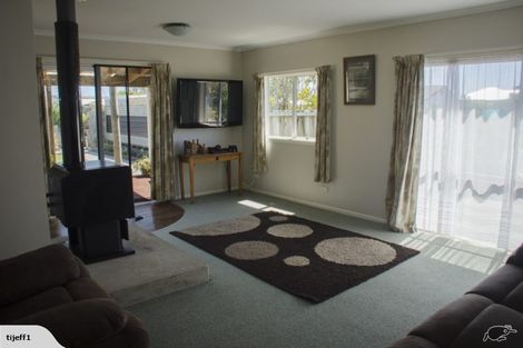 Photo of property in 20 Derby Street, Westport, 7825