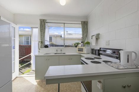 Photo of property in 2/14 Jillett Street, Titahi Bay, Porirua, 5022