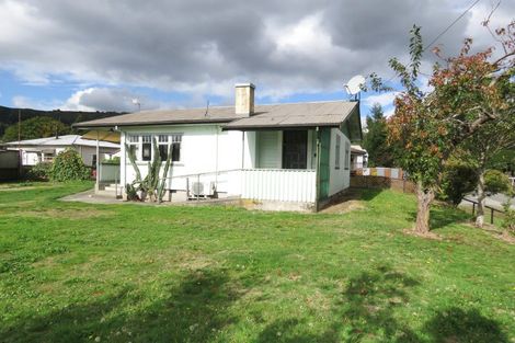 Photo of property in 27 Victory Street, Reefton, 7830