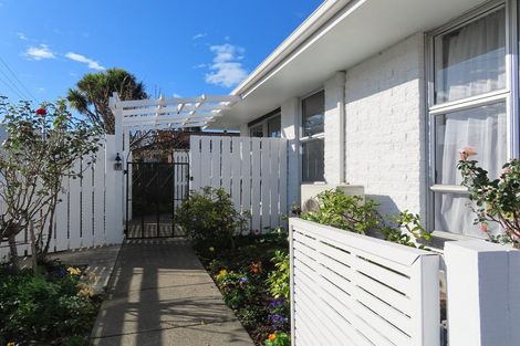 Photo of property in 2/50 Selwyn Street, Somerfield, Christchurch, 8024
