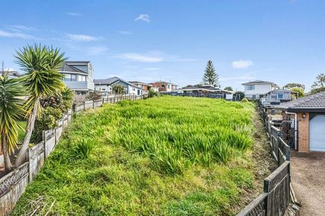 Photo of property in 10 Fernbird Place, Massey, Auckland, 0614