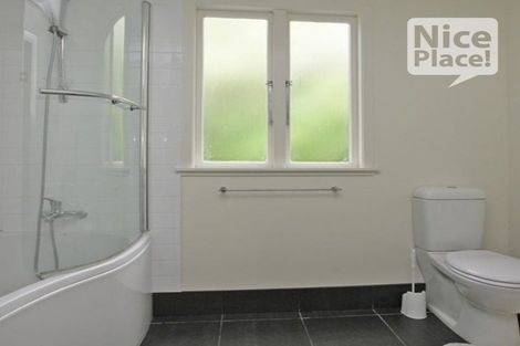 Photo of property in 64 Eden Street, Island Bay, Wellington, 6023