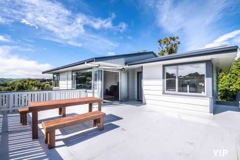 Photo of property in 5 Hallewell Crescent, Johnsonville, Wellington, 6037
