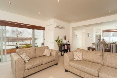 Photo of property in 3 Tiketike Way, Brooklyn, Wellington, 6021