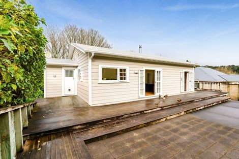 Photo of property in 11 Sycamore Grove, Lower Vogeltown, New Plymouth, 4310