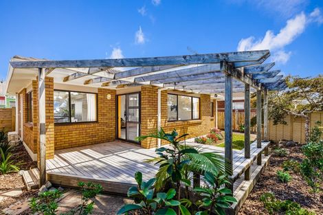 Photo of property in 1/65 Granville Drive, Massey, Auckland, 0614