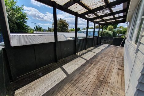 Photo of property in 6 Ozich Avenue, Te Atatu South, Auckland, 0610