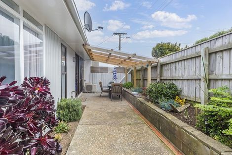 Photo of property in 22f3 Park Avenue, Titahi Bay, Porirua, 5022