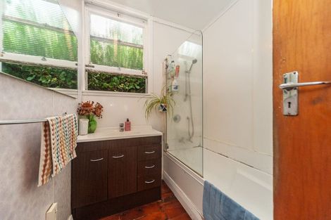 Photo of property in 87-87a Freyberg Street, Lyall Bay, Wellington, 6022