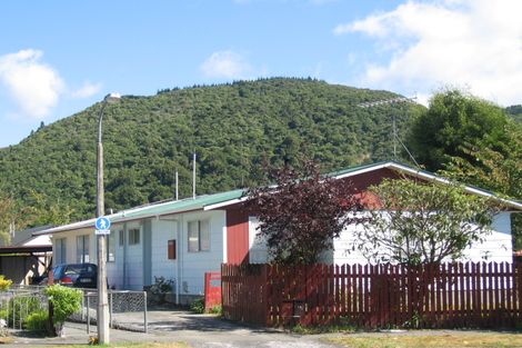 Photo of property in 16b Beryl Grove, Birchville, Upper Hutt, 5018