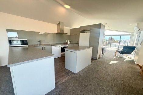 Photo of property in 2/79 Beachville Road, Redcliffs, Christchurch, 8081