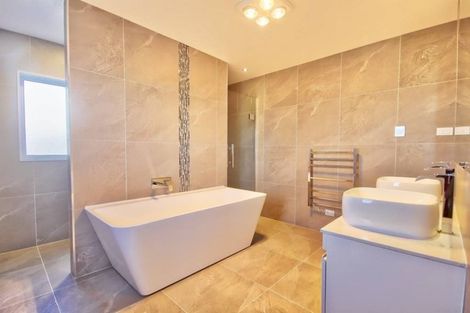 Photo of property in 24 Spyglass Street, Red Beach, 0932