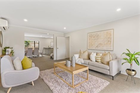 Photo of property in 43 Heathglen Place, Bayview, Auckland, 0629
