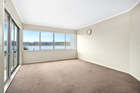 Photo of property in 275u2 Karaka Bay Road, Karaka Bays, Wellington, 6022