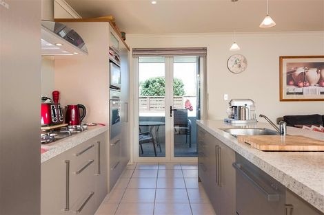 Photo of property in 51 Gibson Place, Papamoa Beach, Papamoa, 3118