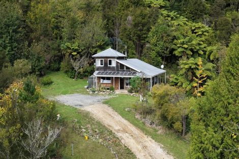 Photo of property in 1155 East Takaka Road, Upper Takaka, Takaka, 7183