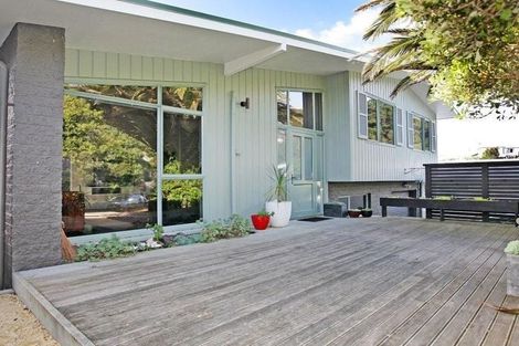 Photo of property in 11 Southern Cross Crescent, Island Bay, Wellington, 6023
