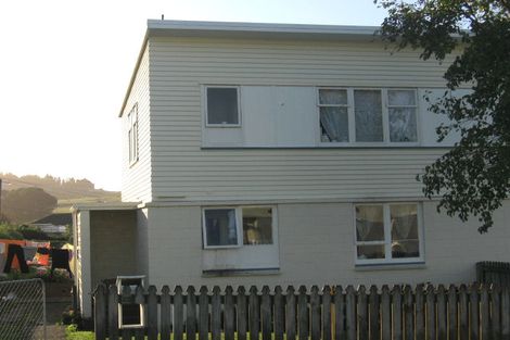 Photo of property in 25-27 Esk Place, Cannons Creek, Porirua, 5024