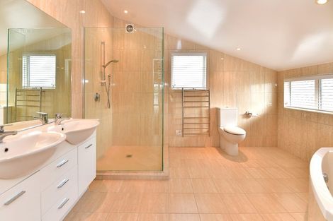 Photo of property in 52 Grovenor Drive, Orewa, 0931