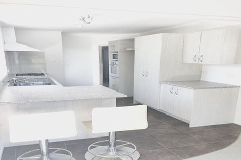 Photo of property in 31 Portadown Avenue, Pakuranga Heights, Auckland, 2010