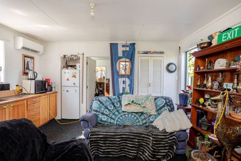 Photo of property in 28 Fox Street, Woodville, 4920