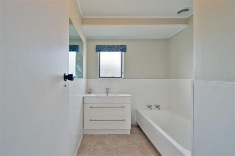 Photo of property in 10 Glamorgan Avenue, Tamatea, Napier, 4112