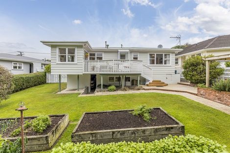 Photo of property in 20 Pembroke Street, Tawa, Wellington, 5028