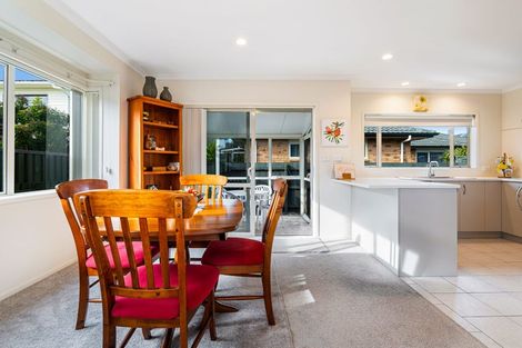 Photo of property in 15 Alice Avenue, Orewa, 0931