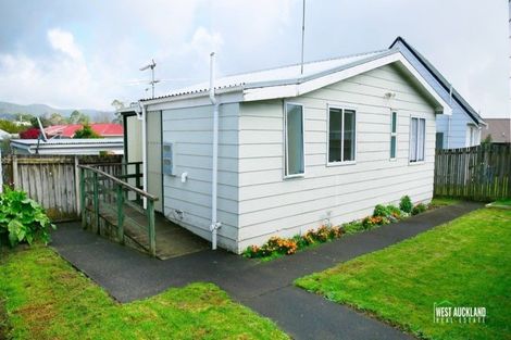 Photo of property in 1 Imperial Place, Henderson, Auckland, 0612