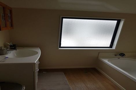 Photo of property in 164a Newlands Road, Newlands, Wellington, 6037