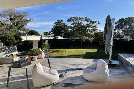 Photo of property in 28 Harbour View Road, Te Atatu Peninsula, Auckland, 0610