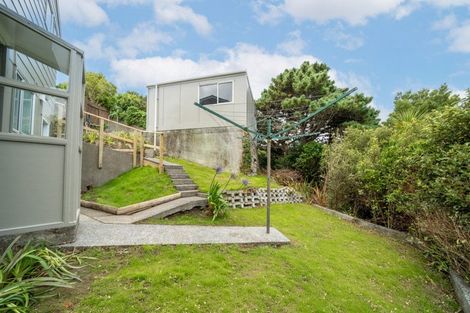 Photo of property in 29a Chetwode Grove, Newlands, Wellington, 6037