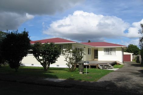 Photo of property in 32 Hereford Street, Te Atatu Peninsula, Auckland, 0610