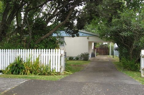 Photo of property in 27 Muir Avenue, Mangere Bridge, Auckland, 2022