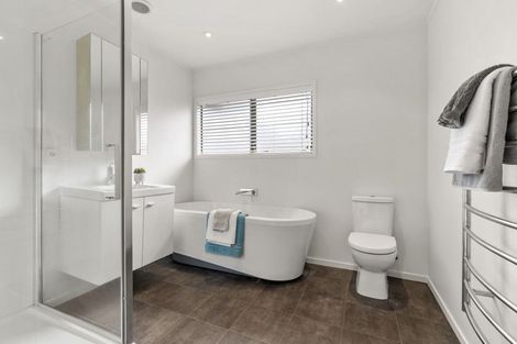 Photo of property in 1/94 Norwood Road, Bayswater, Auckland, 0622
