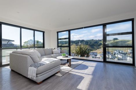 Photo of property in 12 Atherton Terrace, Churton Park, Wellington, 6037