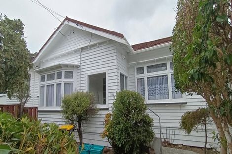 Photo of property in 16 Burrows Avenue, Karori, Wellington, 6012
