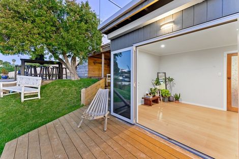 Photo of property in 2/17 Moffat Road, Red Beach, 0932