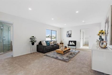 Photo of property in 8a Karamu Street, Te Atatu Peninsula, Auckland, 0610