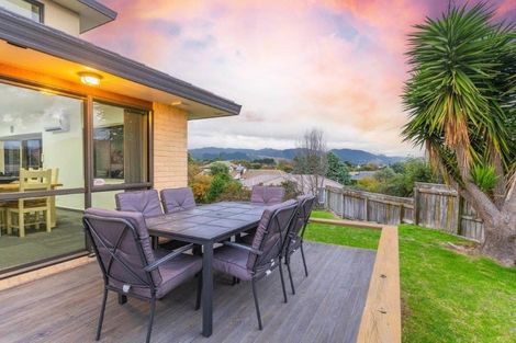 Photo of property in 6 Shearwater Rise, Paraparaumu Beach, Paraparaumu, 5032