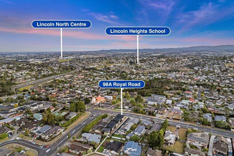 Photo of property in 98a Royal Road, Massey, Auckland, 0614