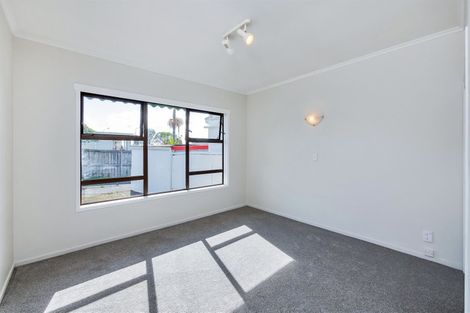 Photo of property in 2/115 Mcleod Road, Te Atatu South, Auckland, 0610