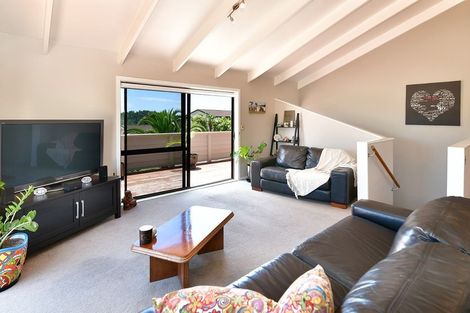 Photo of property in 3 Ngahere Views, Orewa, 0931