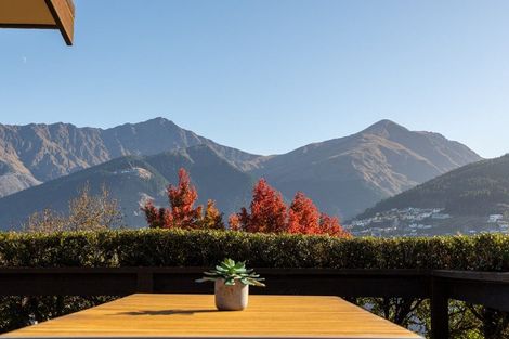 Photo of property in 9 Oregon Drive, Kelvin Heights, Queenstown, 9300
