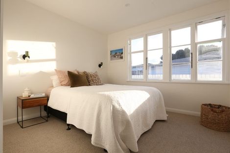 Photo of property in 26b Clinton Avenue, Te Atatu Peninsula, Auckland, 0610