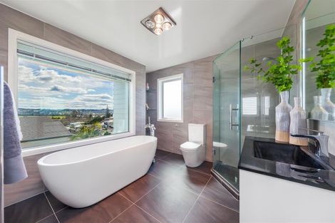 Photo of property in 5 Bridget Court, Red Beach, 0932
