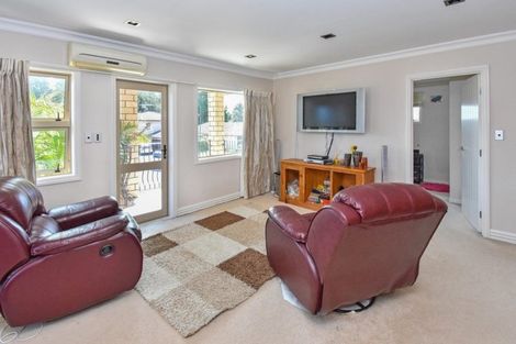 Photo of property in 27 Matuhi Grove, Papatoetoe, Auckland, 2025