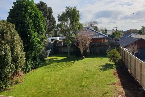 Photo of property in 2/2 Wilton Street, Westown, New Plymouth, 4310