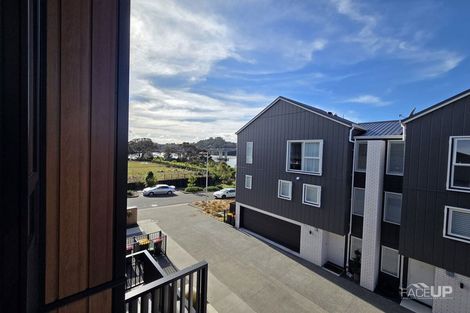 Photo of property in 4/35 Marine Parade, Hobsonville, Auckland, 0616